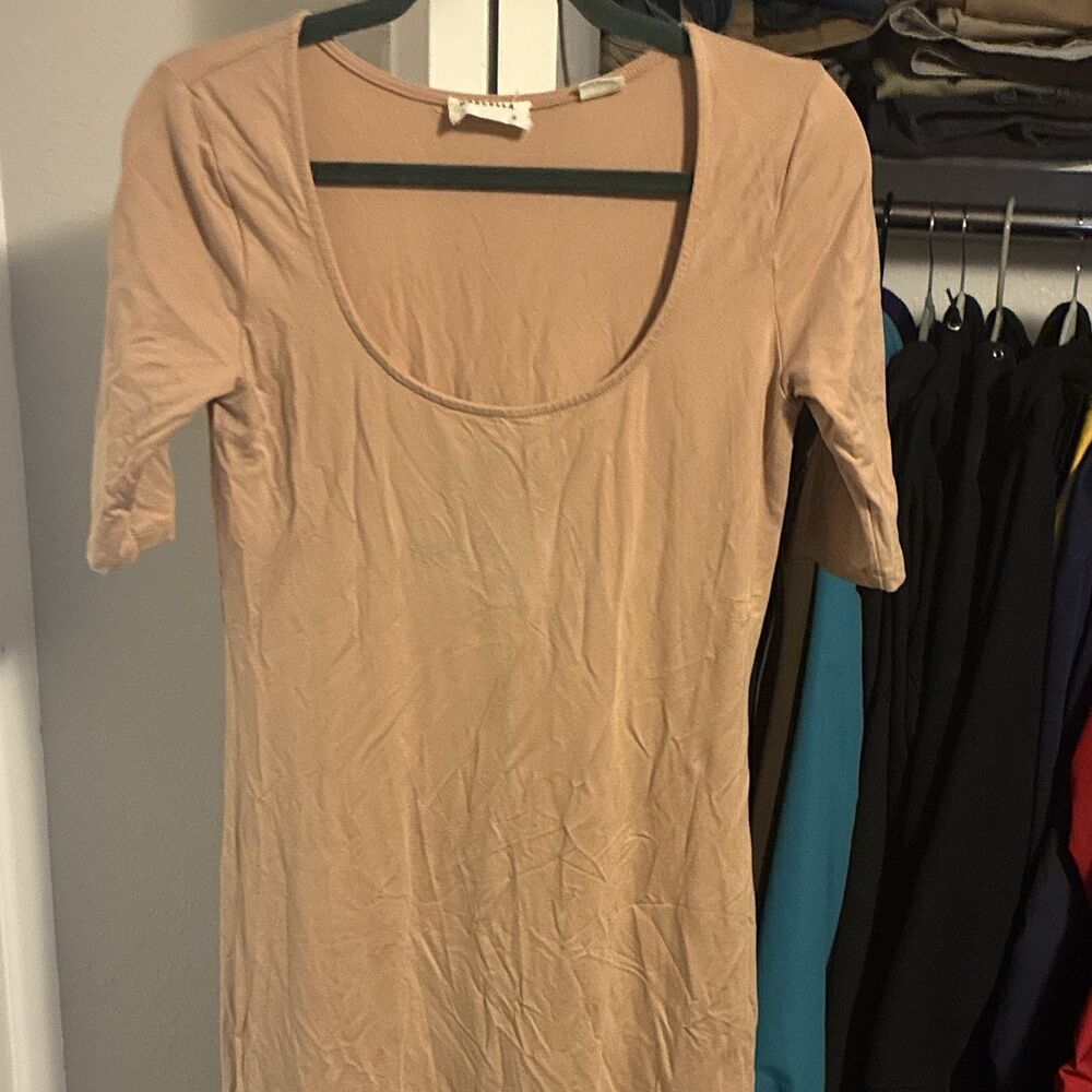 Marcella Women's Beige Solid Scoop Neck Short Sleeve Slip Midi Dress Size M